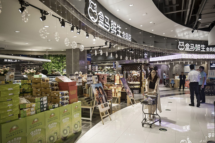 Chuỗi siêu thị Hema của Alibaba. Ảnh: CNBC