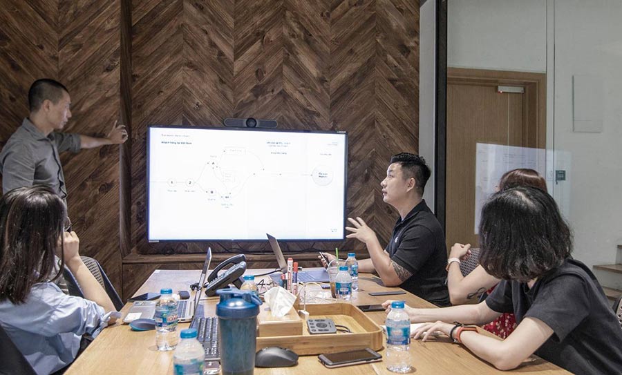Design agency - Phương pháp đặt câu hỏi rất quan trọng, chiến lược đặt câu hỏi giúp khai pháp mọi tiềm năng mà thương hiệu sở hữu. Dự án Vũ Digital tư vấn thương hiệu thiết kế và thi công nội thất hàng đầu Việt Nam Huynchi.