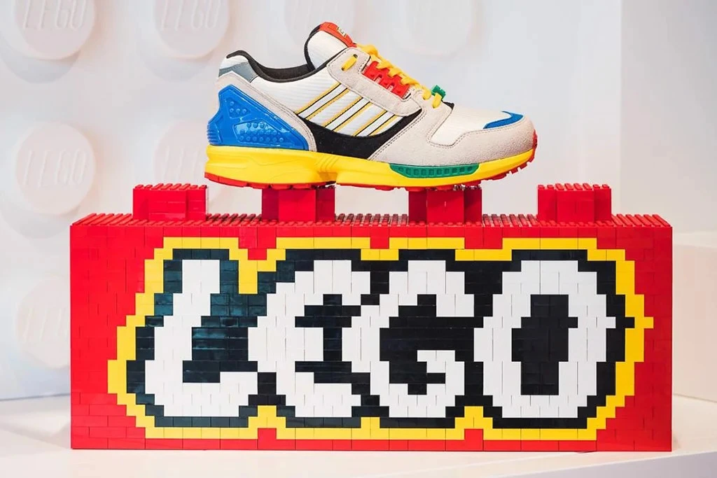 Sản phẩm kết hợp giữa hai thương hiệu adidas và LEGO (ảnh: adidas)