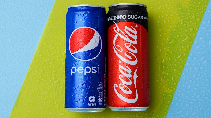 Nhiều thập kỷ liên tiếp nói đến nước ngọt có gas thì người ta nhớ ngay đến Pepsi và Coca-Cola (ảnh: GOBankingRates).