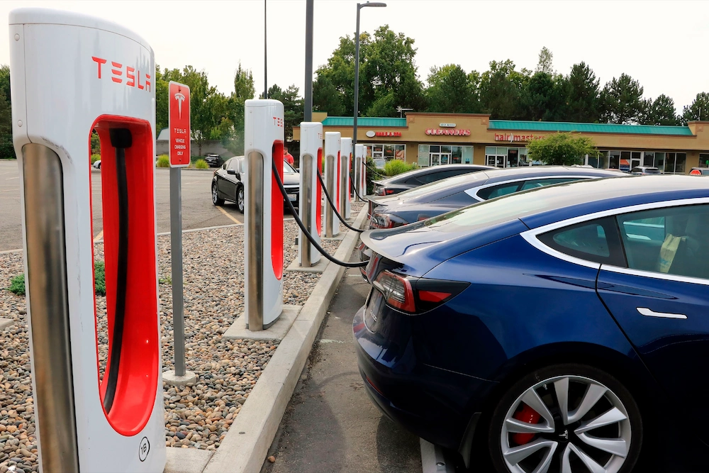 Tầm nhìn và mục tiêu của Tesla hướng đến thúc đẩy năng lượng bền vững (ảnh: Getty Images).