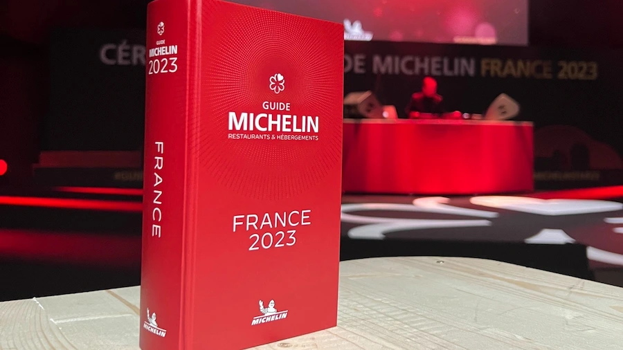 Content marketing là gì? Michelin Guide là bản thể content marketing đầu tiên được phát hành dưới nhiều thứ tiếng (ảnh: Tasting Table).