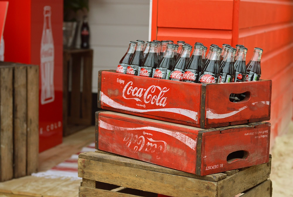 Thiết kế logo của Coca Cola đơn giản những đã trở thành huyền thoại (ảnh: Katie Peake).