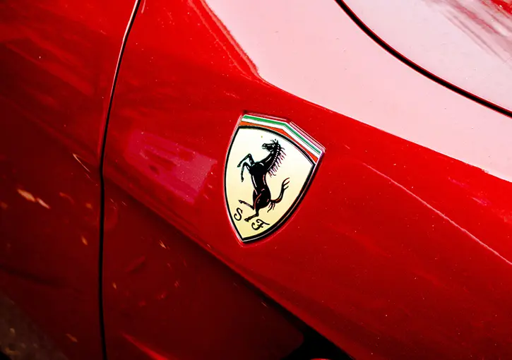 Logo Ferrari và 3 ý nghĩa biểu tượng của tốc độ
