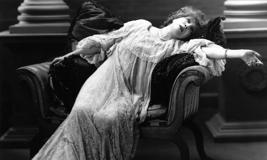 Sarah Bernhardt được công nhận là người nổi tiếng đầu tiên (ảnh: ThoughtCo).