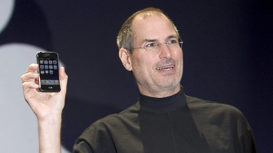 Steve Jobs xây dựng nhận thức cho iPhone bằng câu nói "Ai cần bút stylus chứ." (ảnh: Forbes).